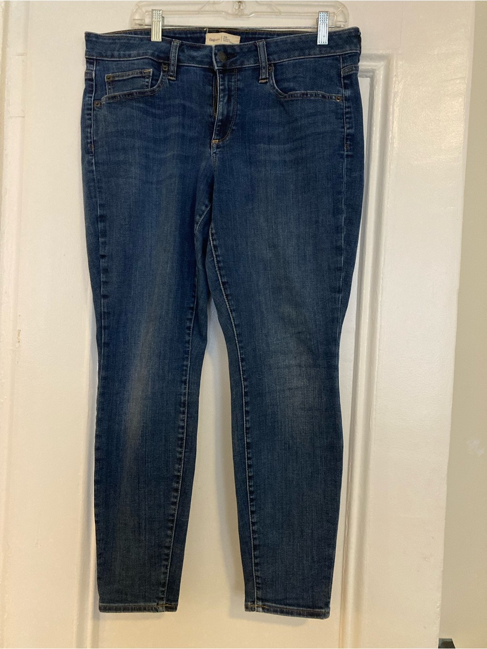 Gap Jeans Size 32R Women’s Blue Denim Pants Mid Rise - Curvy True Skinny Ladies